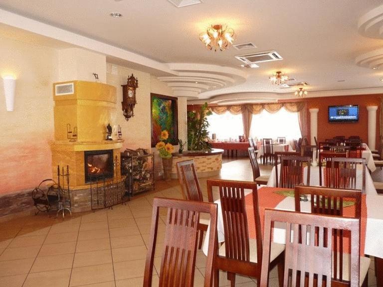 Zajazd Sokol Hotell Nienadówka Exteriör bild