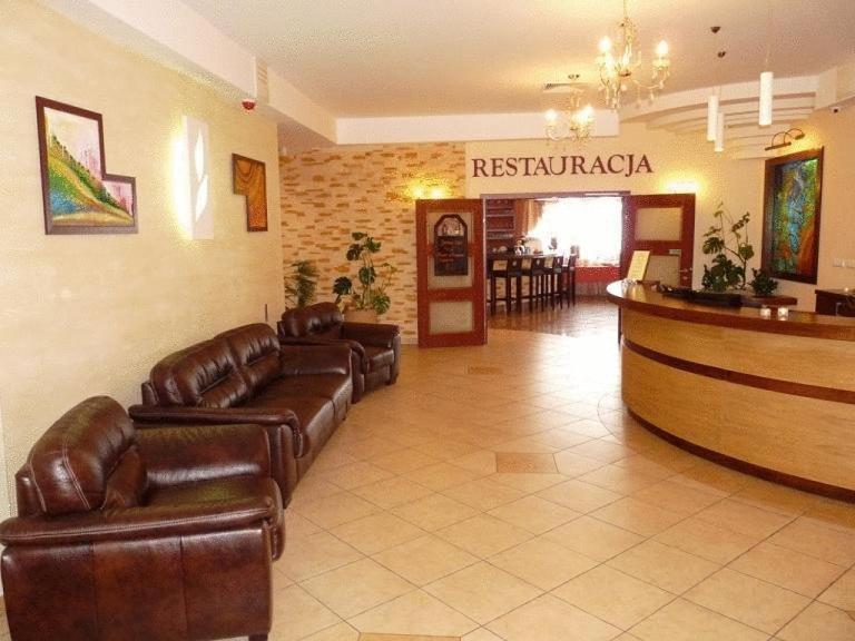 Zajazd Sokol Hotell Nienadówka Exteriör bild