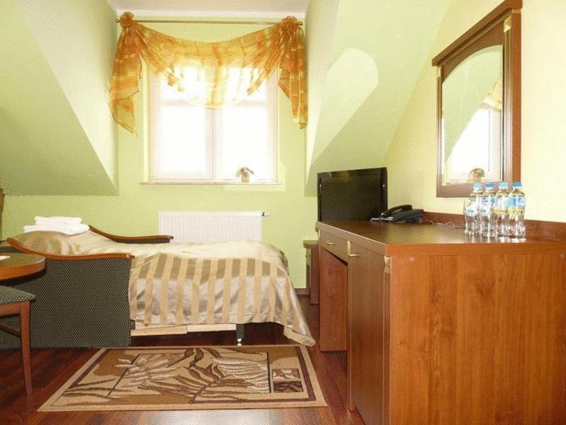 Zajazd Sokol Hotell Nienadówka Exteriör bild