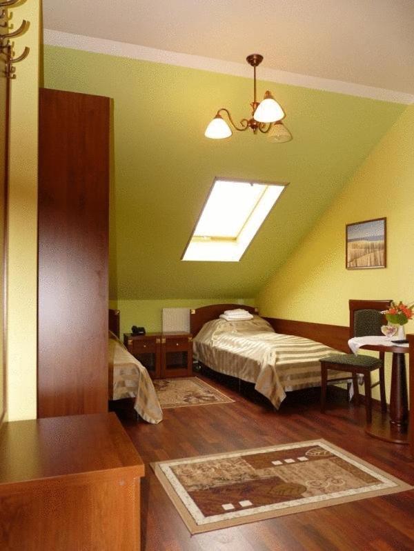 Zajazd Sokol Hotell Nienadówka Exteriör bild