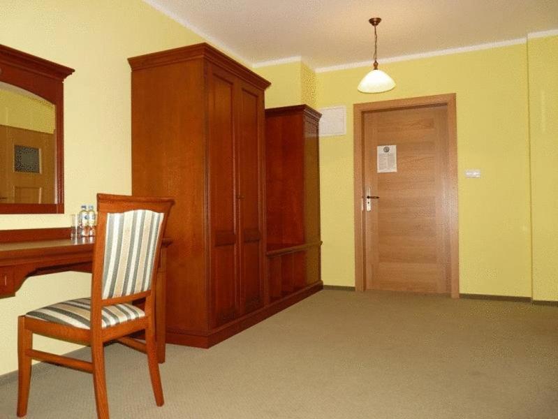 Zajazd Sokol Hotell Nienadówka Exteriör bild