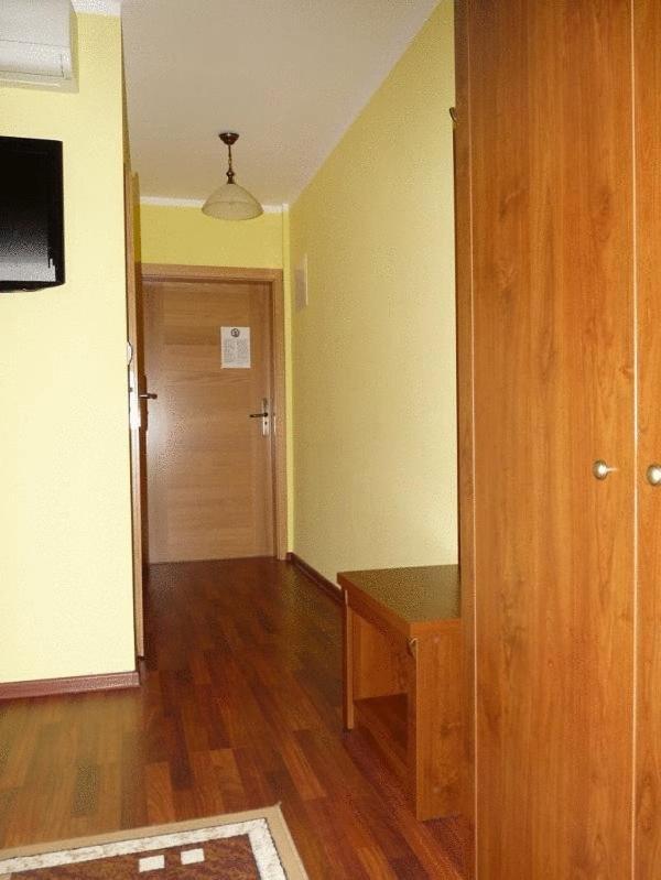 Zajazd Sokol Hotell Nienadówka Exteriör bild