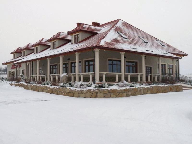 Zajazd Sokol Hotell Nienadówka Exteriör bild