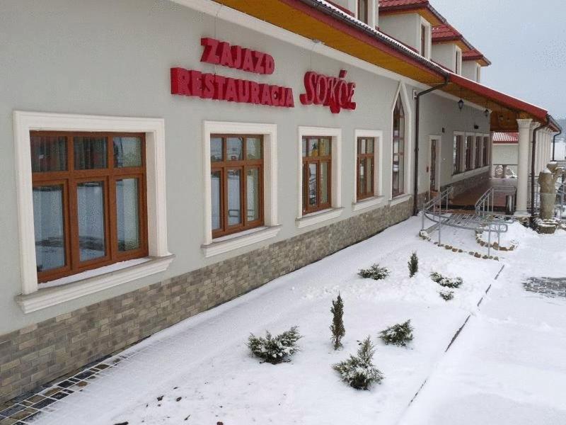 Zajazd Sokol Hotell Nienadówka Exteriör bild