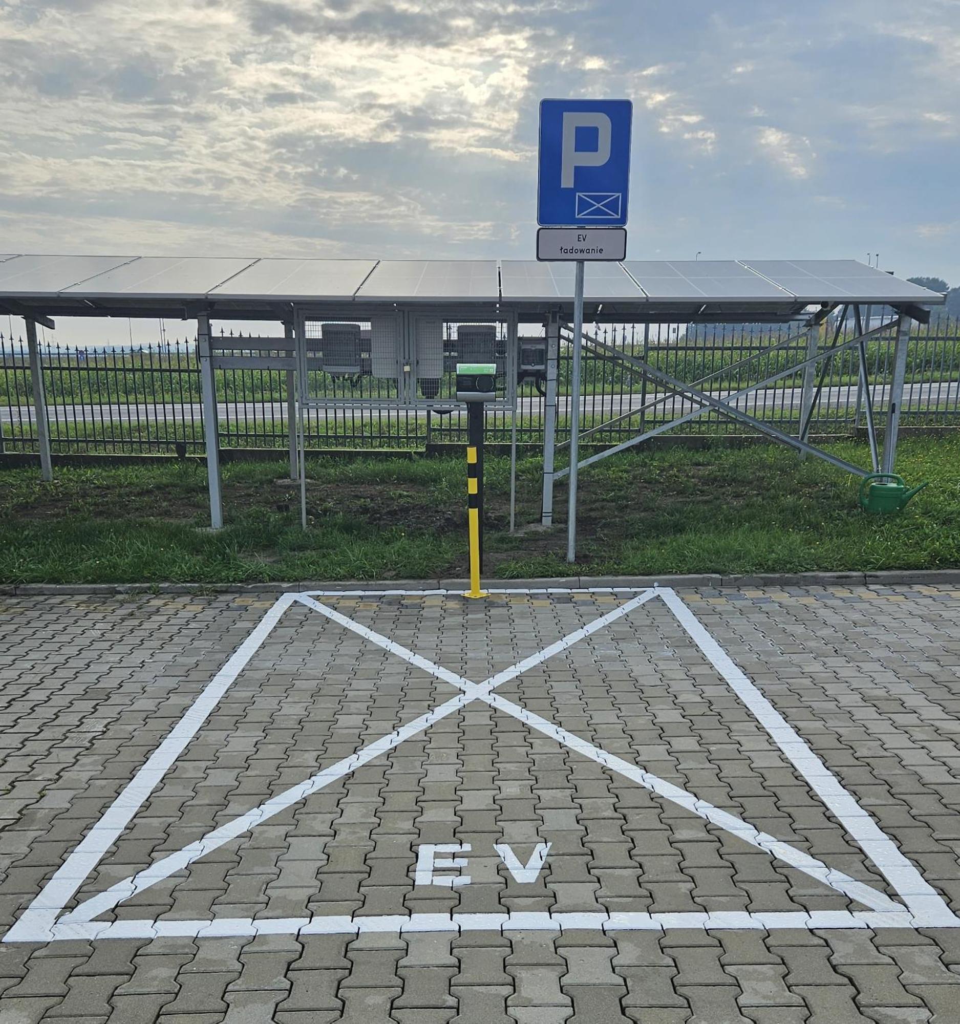 Zajazd Sokol Hotell Nienadówka Exteriör bild