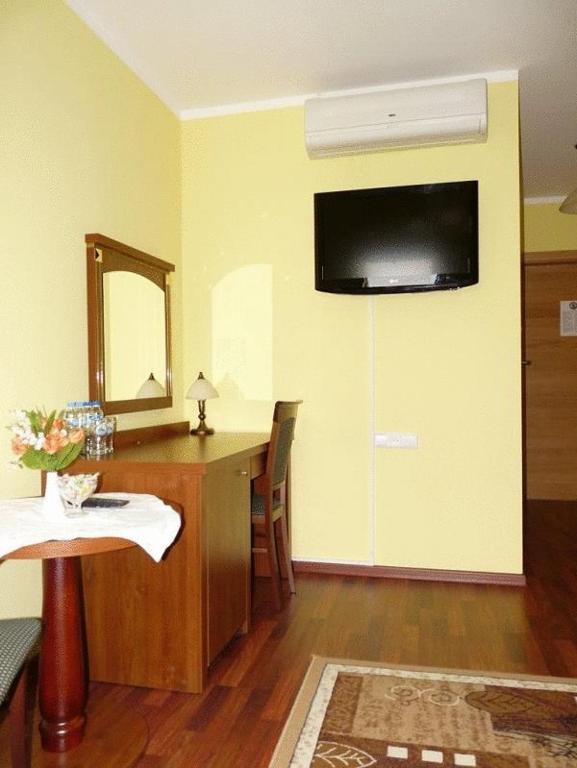 Zajazd Sokol Hotell Nienadówka Rum bild